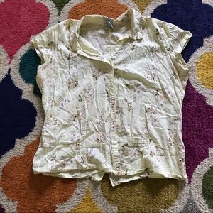 Old Navy XL yellow floral button down short sleeve